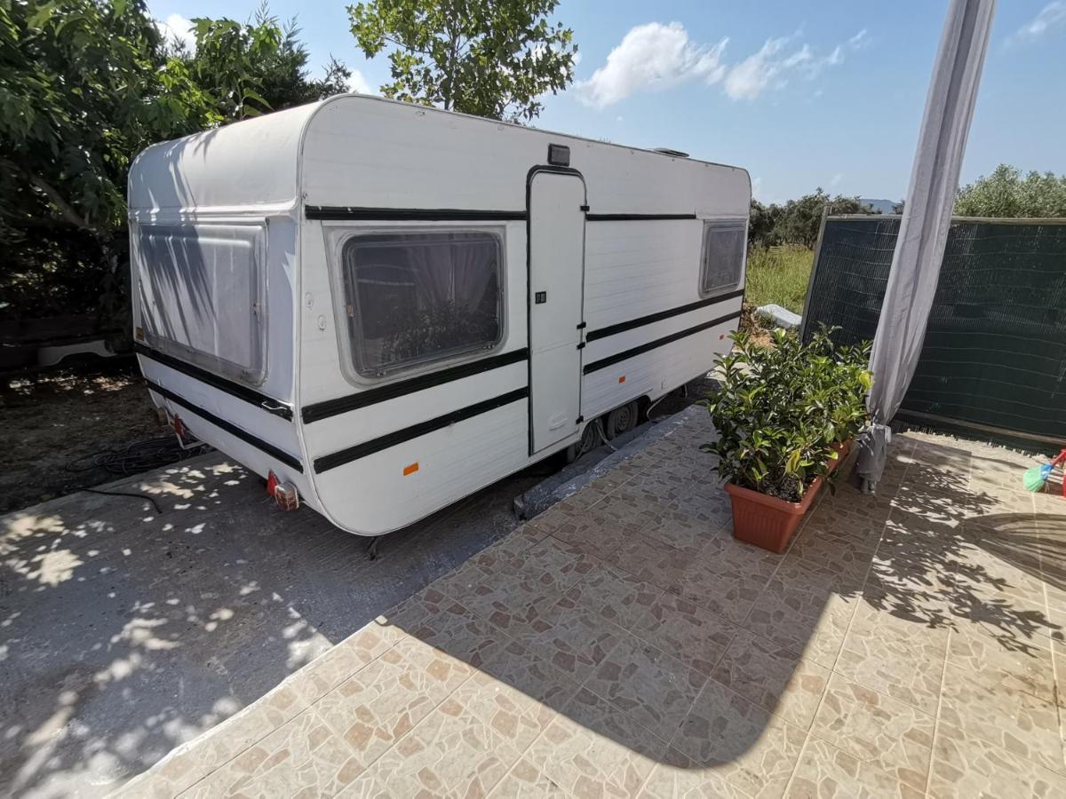 Green Garden Caravan 호텔 Agrilia 외부 사진