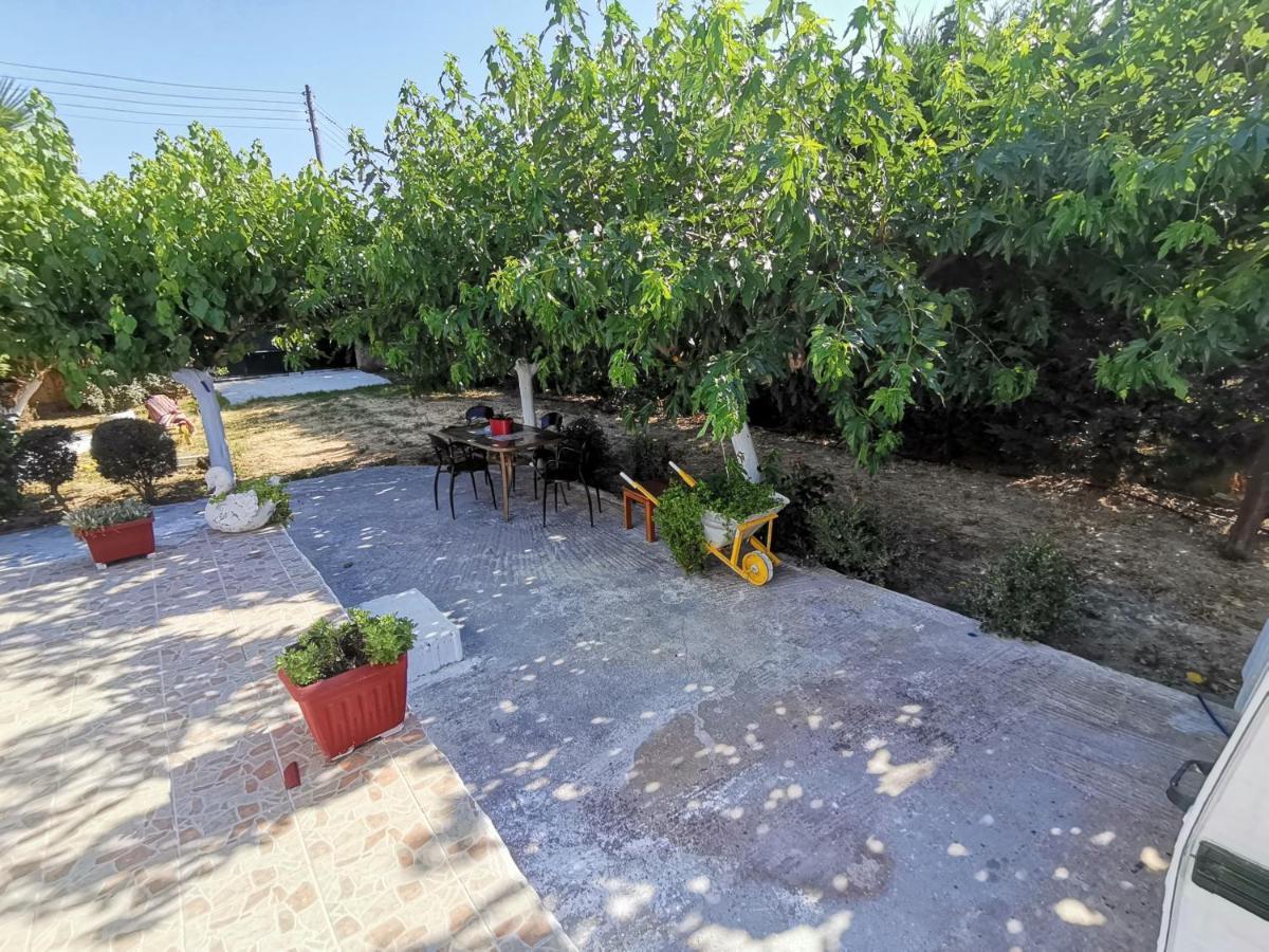 Green Garden Caravan 호텔 Agrilia 외부 사진